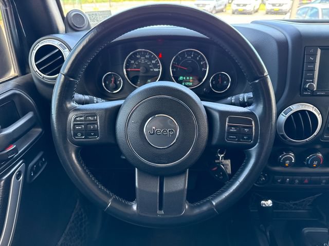 Used 2014 Jeep Wrangler Unlimited Rubicon w/ Connectivity Group AWD/4WD image 19