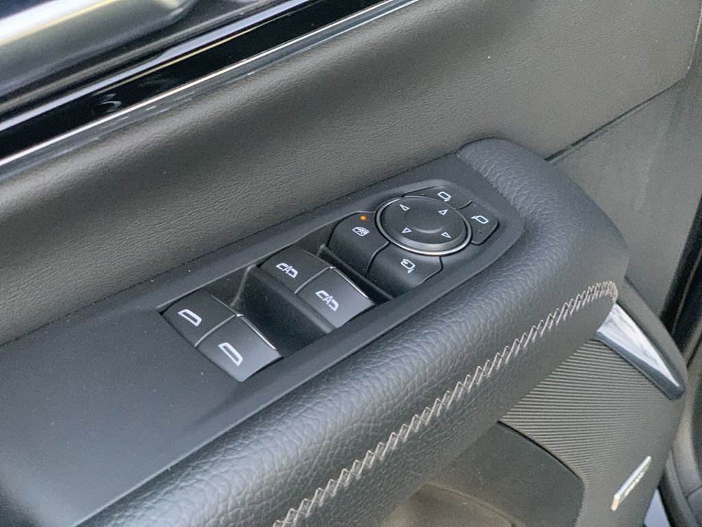 Certified 2025 GMC Yukon Denali image 21