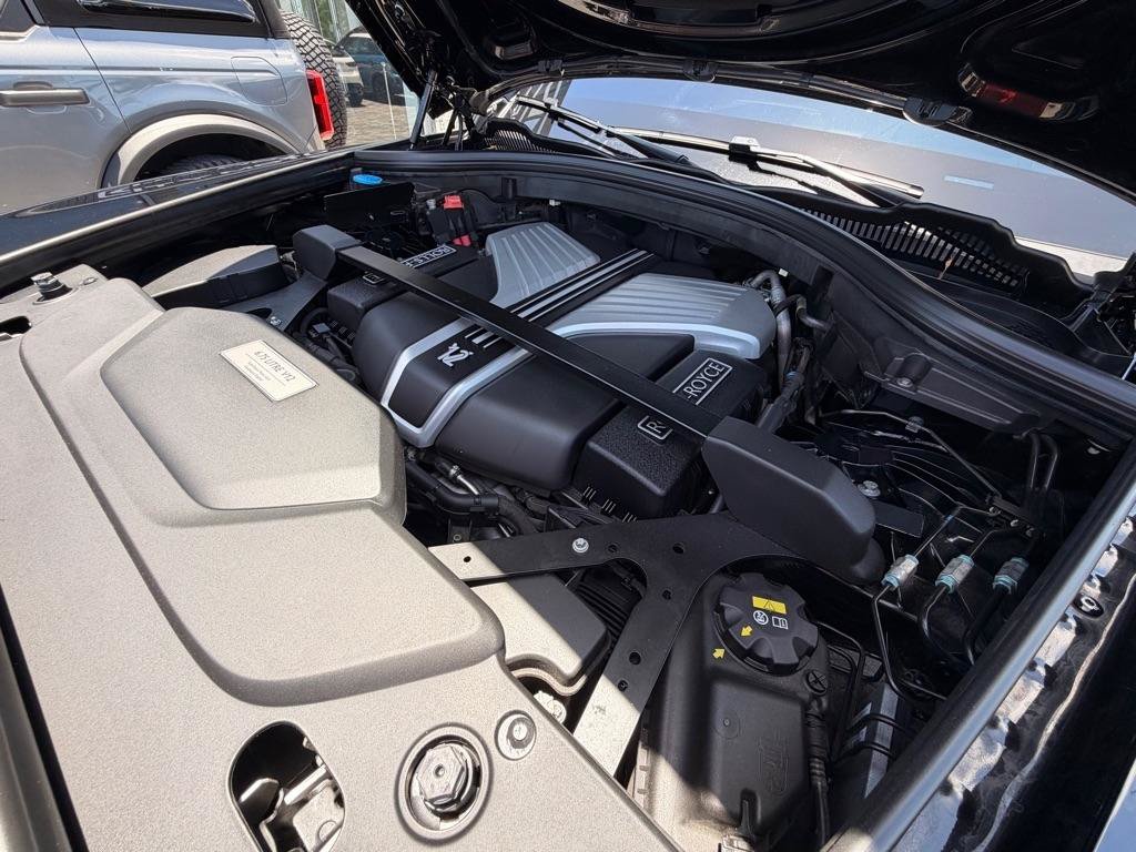 Used 2022 Rolls-Royce Cullinan AWD/4WD image 38
