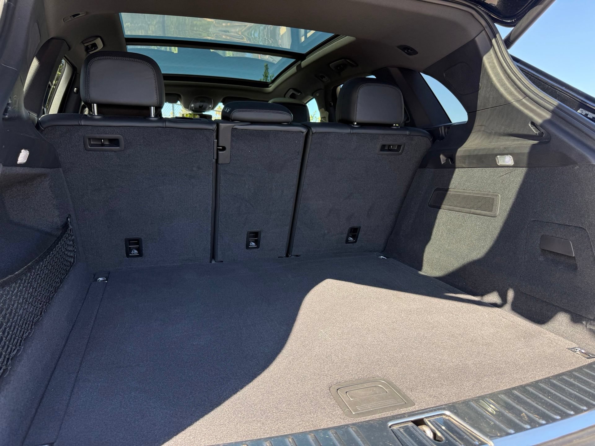 Certified 2024 Porsche Cayenne AWD/4WD image 31