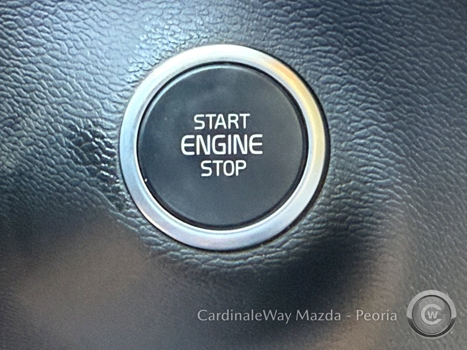 Used 2025 Volvo XC40 B5 Plus image 25