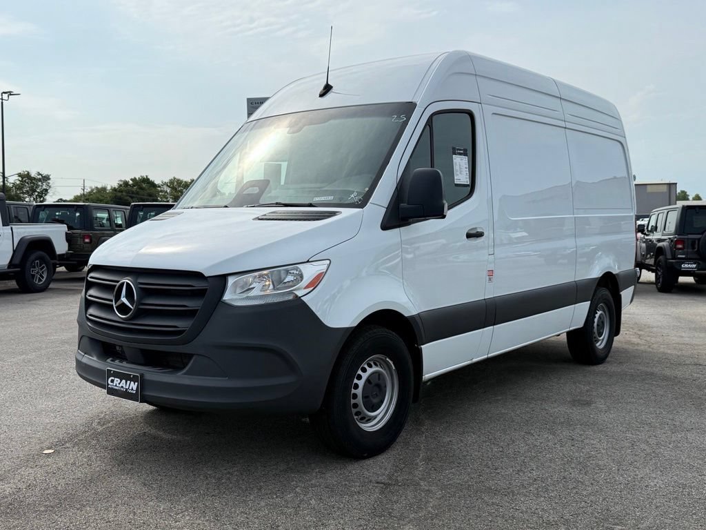 Used 2025 Mercedes-Benz Sprinter 2500 image 3