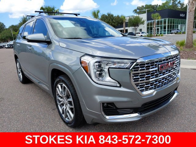 Used 2023 GMC Terrain Denali AWD/4WD image 3