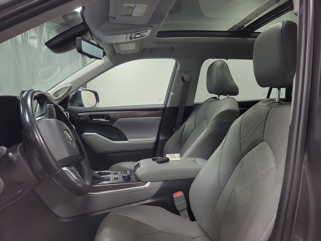 Used 2021 Toyota Highlander Platinum AWD/4WD image 15