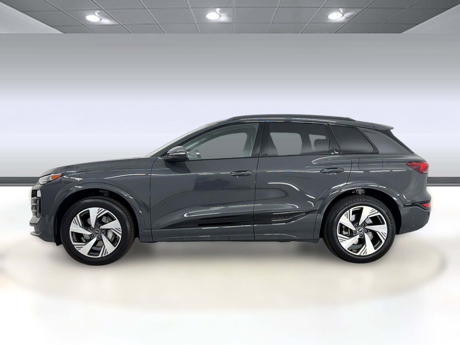 Used 2025 Audi Q6 e-tron Premium Plus w/ Premium Plus image 2