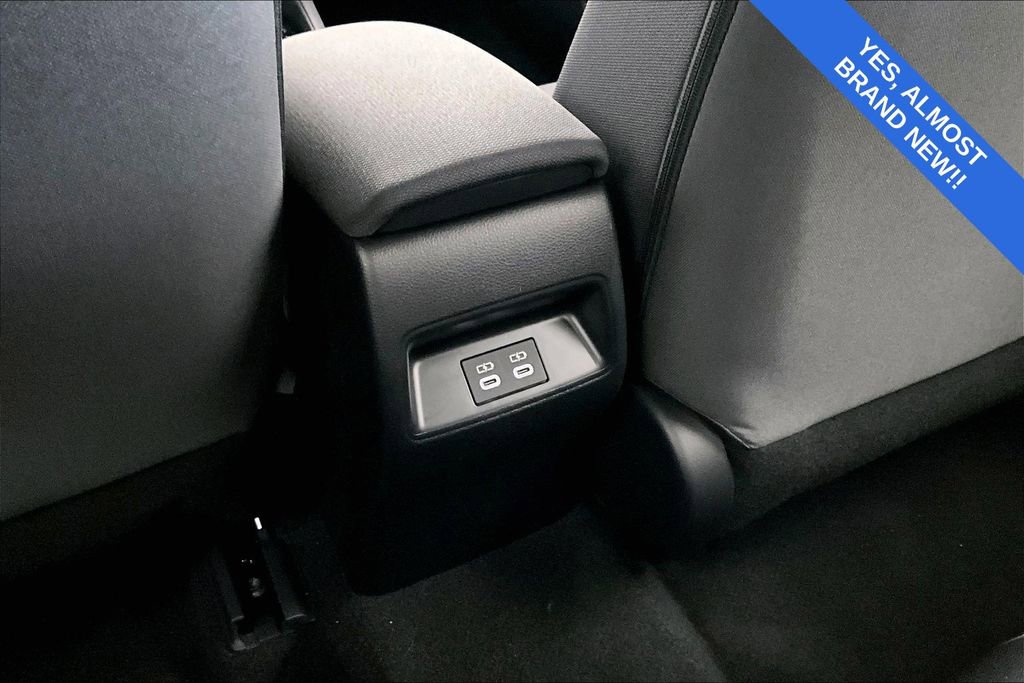 Used 2026 Toyota Corolla SE image 32