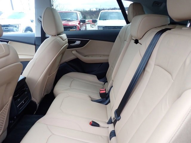 Used 2019 Audi Q8 Premium w/ Convenience Package image 11