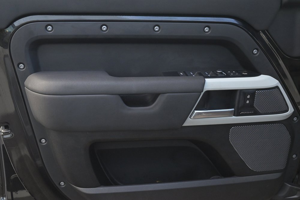 Used 2021 Land Rover Defender 110 SE image 13