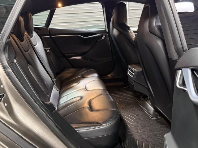 Used 2015 Tesla Model S 85 image 17