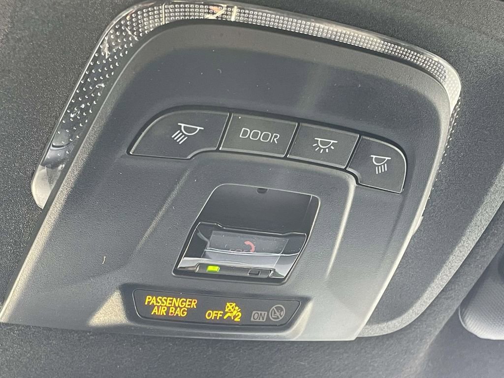 Used 2024 Toyota Corolla Cross SE image 22