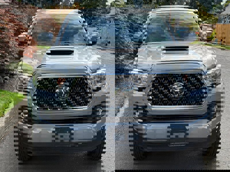 Used 2019 Toyota Tacoma TRD Sport image 4