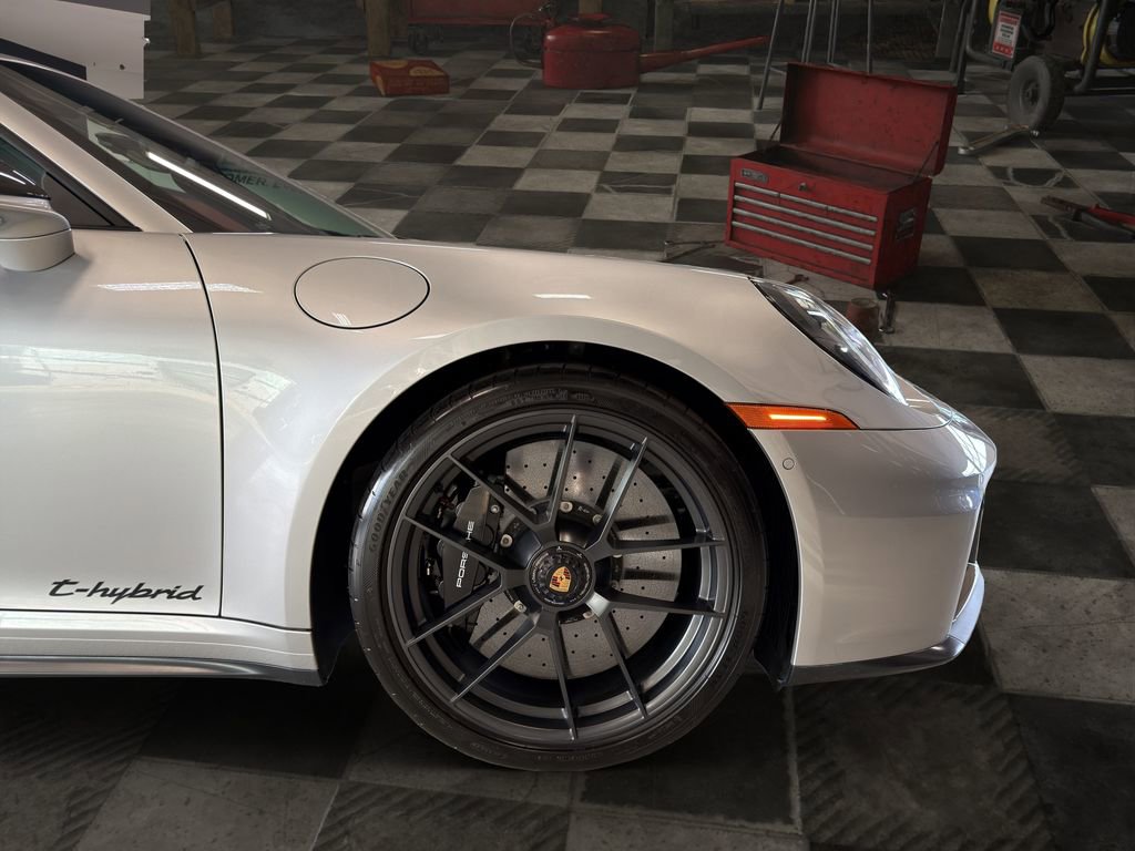 Used 2025 Porsche 911 Targa 4 GTS image 10