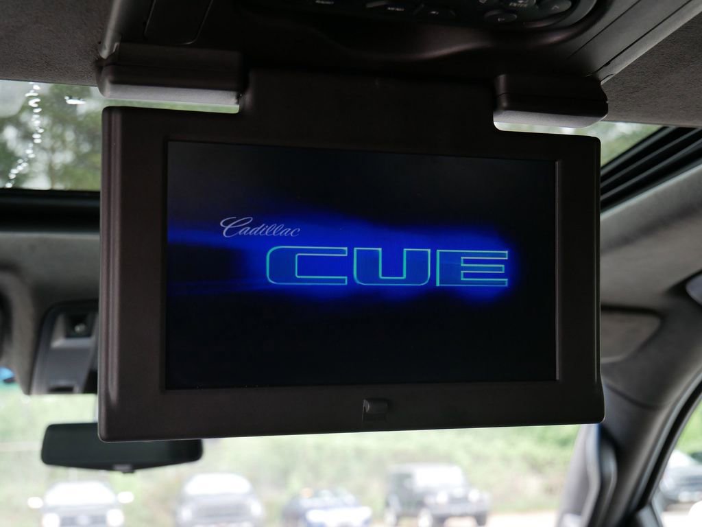 Used 2018 Cadillac Escalade ESV Platinum AWD/4WD image 16