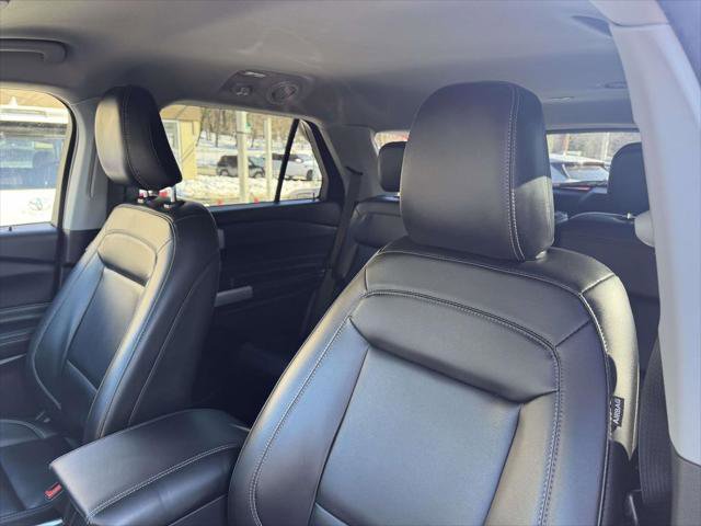 Used 2022 Ford Explorer XLT w/ Equipment Group 202A image 19