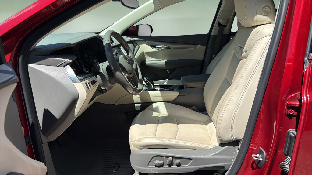 Used 2022 Cadillac XT5 Premium Luxury w/ Technology Package AWD/4WD image 18