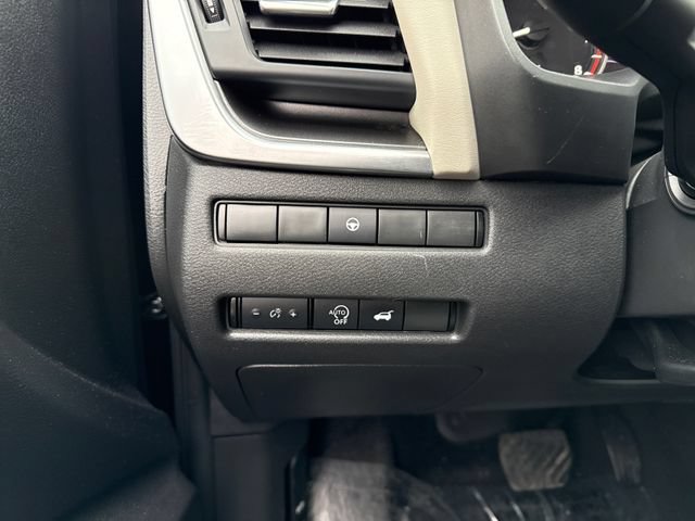 Used 2024 Nissan Rogue SV AWD/4WD image 19