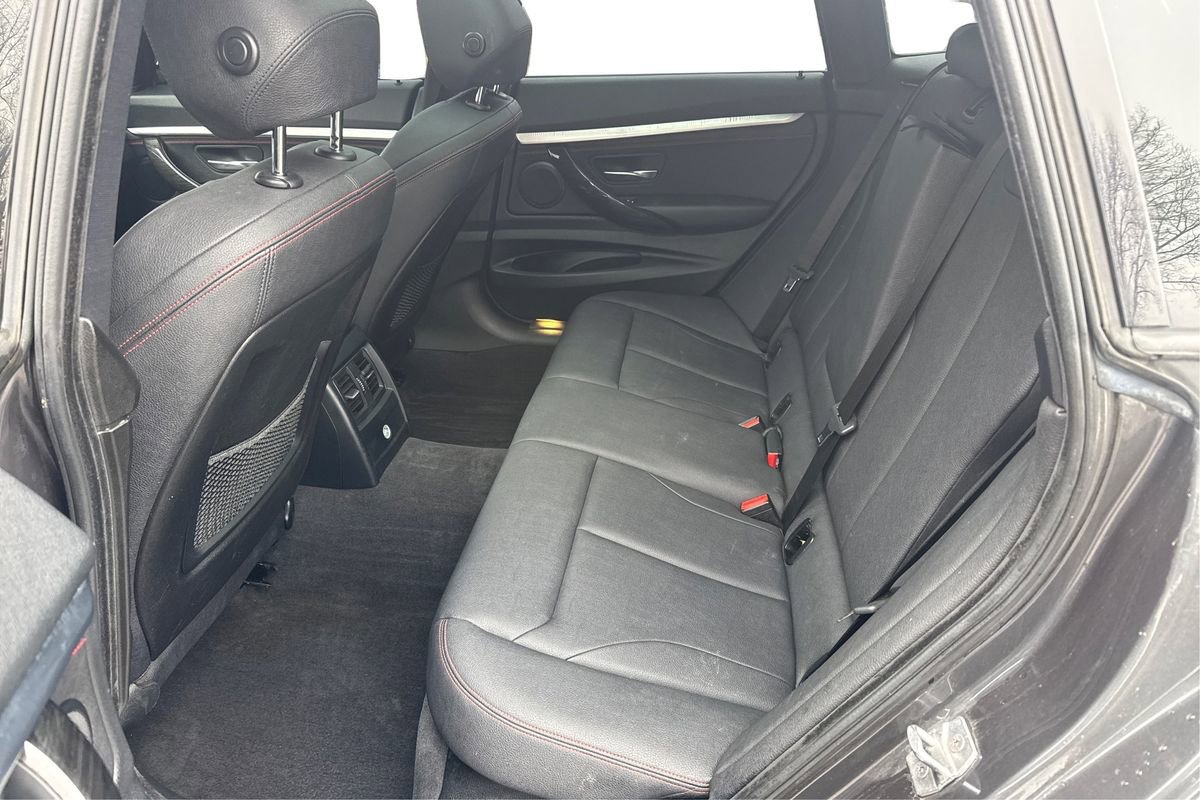 Used 2018 BMW 330i Gran Turismo xDrive image 10