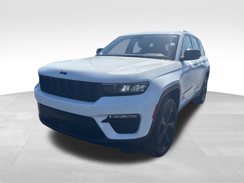 Certified 2023 Jeep Grand Cherokee Limited w/ Black Appearance Package AWD/4WD image 8