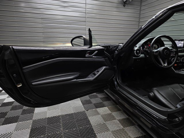 Used 2020 MAZDA MX-5 Miata RF Grand Touring RWD image 28