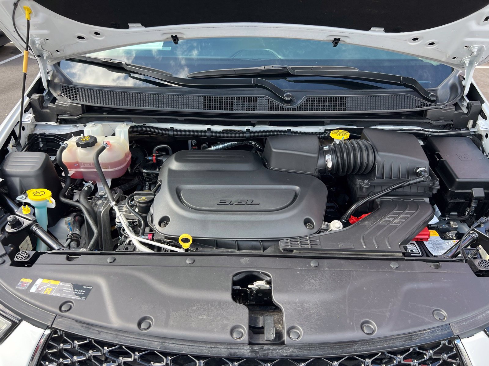 Used 2024 Chrysler Pacifica Touring-L FWD image 15