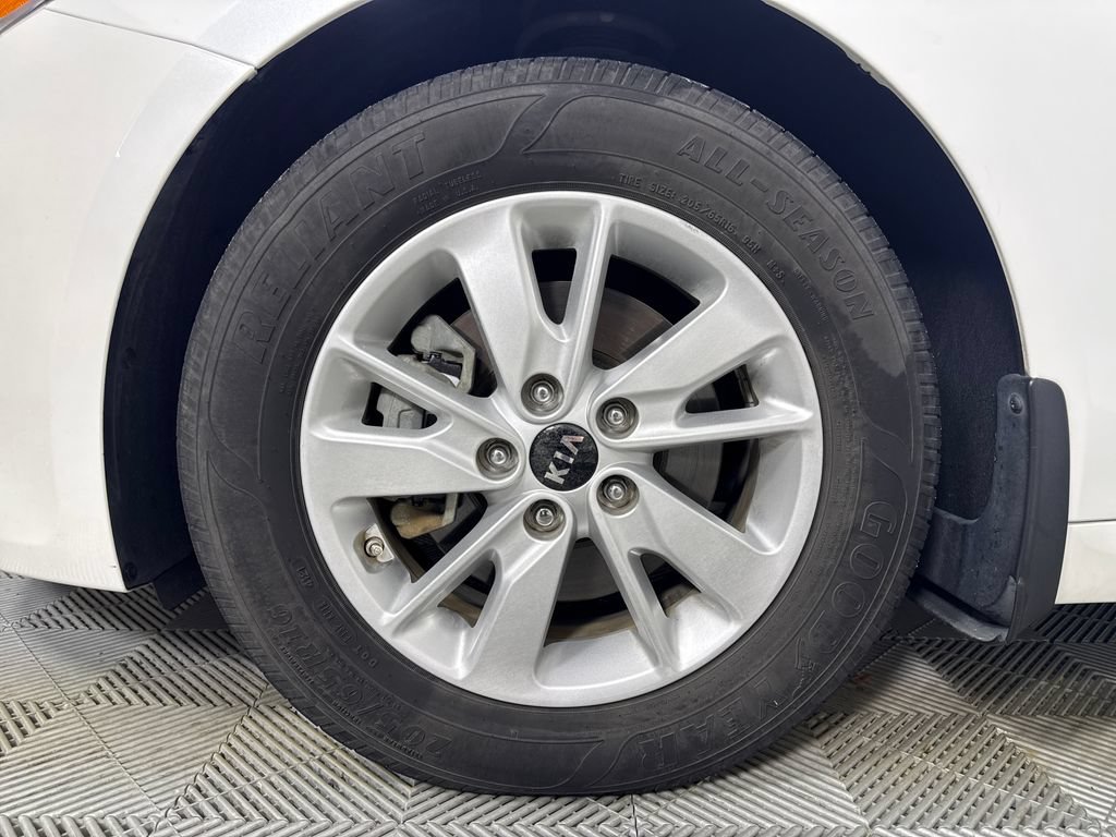 Used 2018 Kia Optima LX FWD image 22