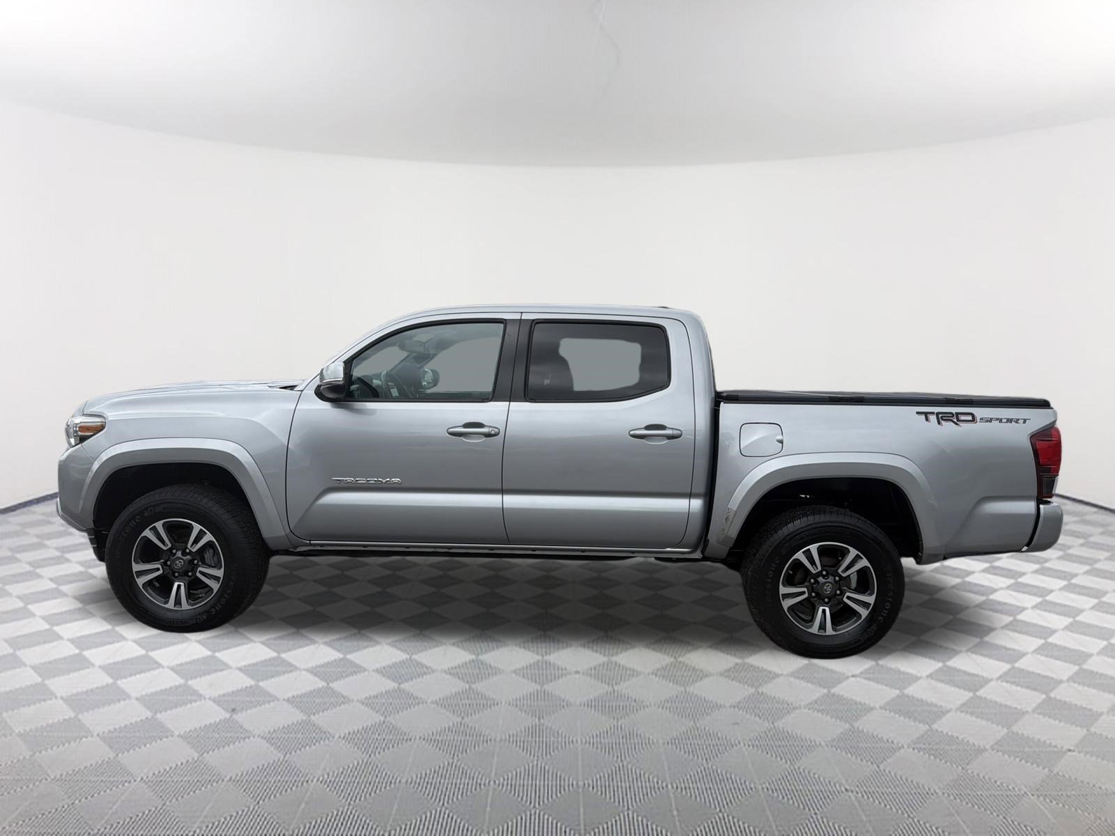 Used 2019 Toyota Tacoma TRD Sport RWD image 12