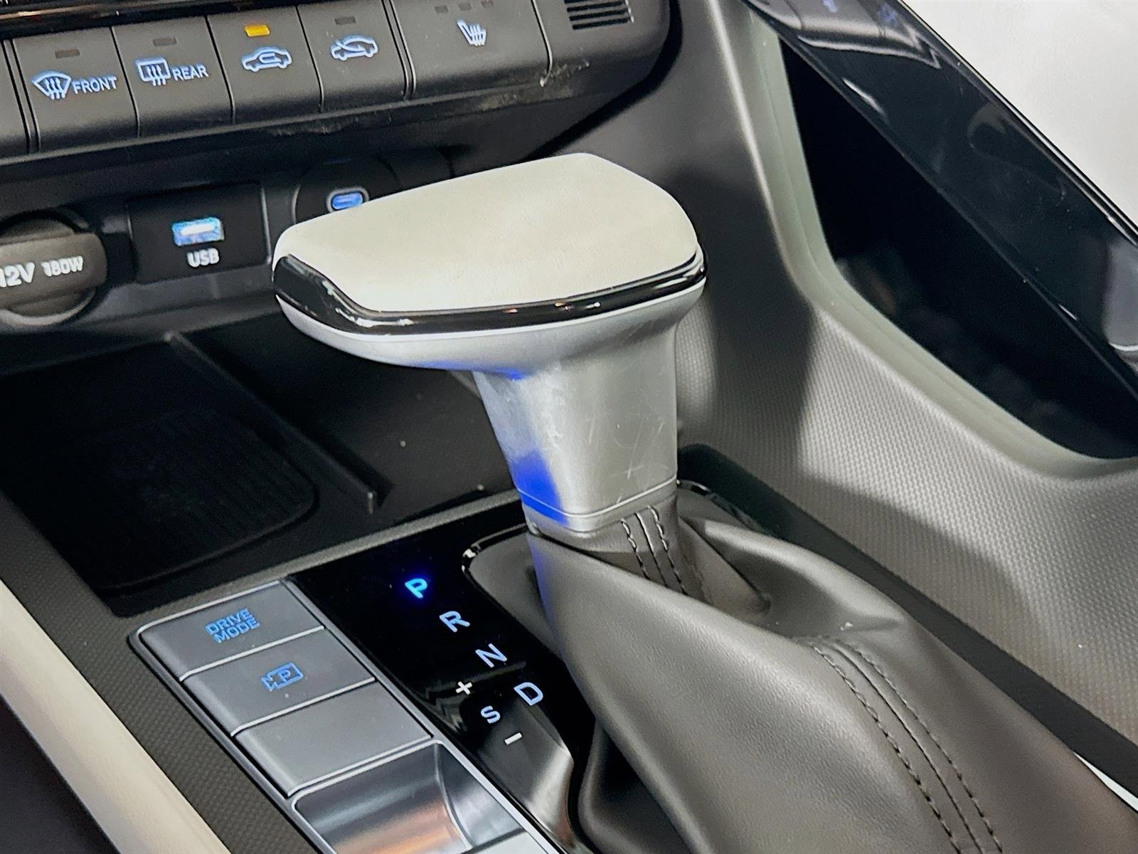 Certified 2025 Hyundai Elantra Limited image 19