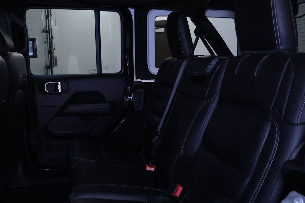 Used 2021 Jeep Wrangler Unlimited Sahara AWD/4WD image 14