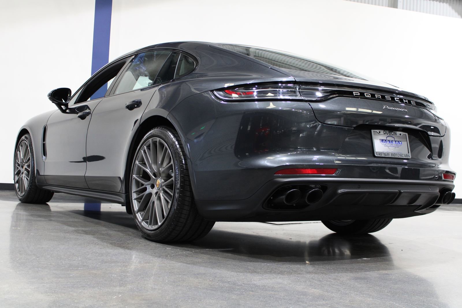 Used 2023 Porsche Panamera Platinum Edition image 11