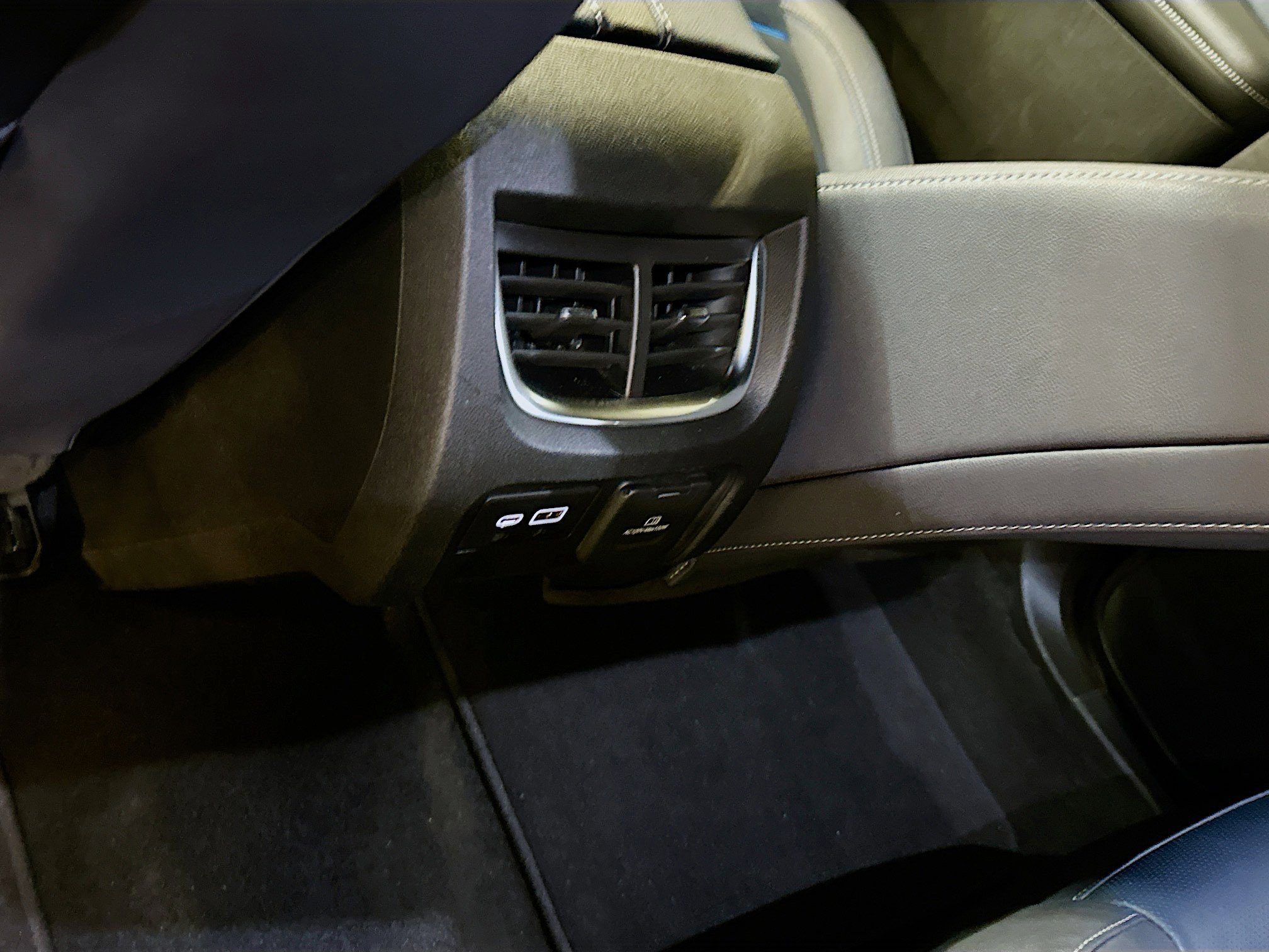 Used 2023 Chevrolet Blazer RS w/ Enhanced Convenience Package image 28