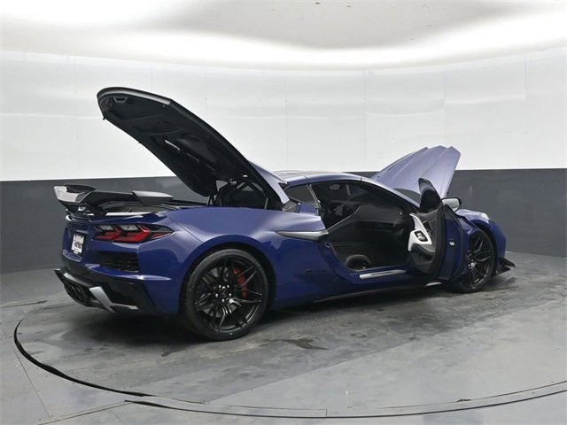 Used 2025 Chevrolet Corvette Z06 w/ Stealth Interior Trim Package image 48