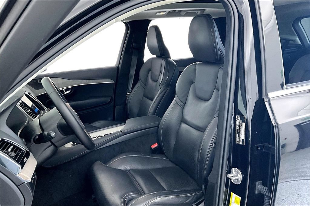 Used 2025 Volvo XC90 T8 Ultra w/ Lounge Package AWD/4WD image 32