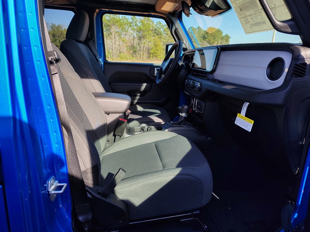 New 2026 Jeep Gladiator Sport AWD/4WD image 23