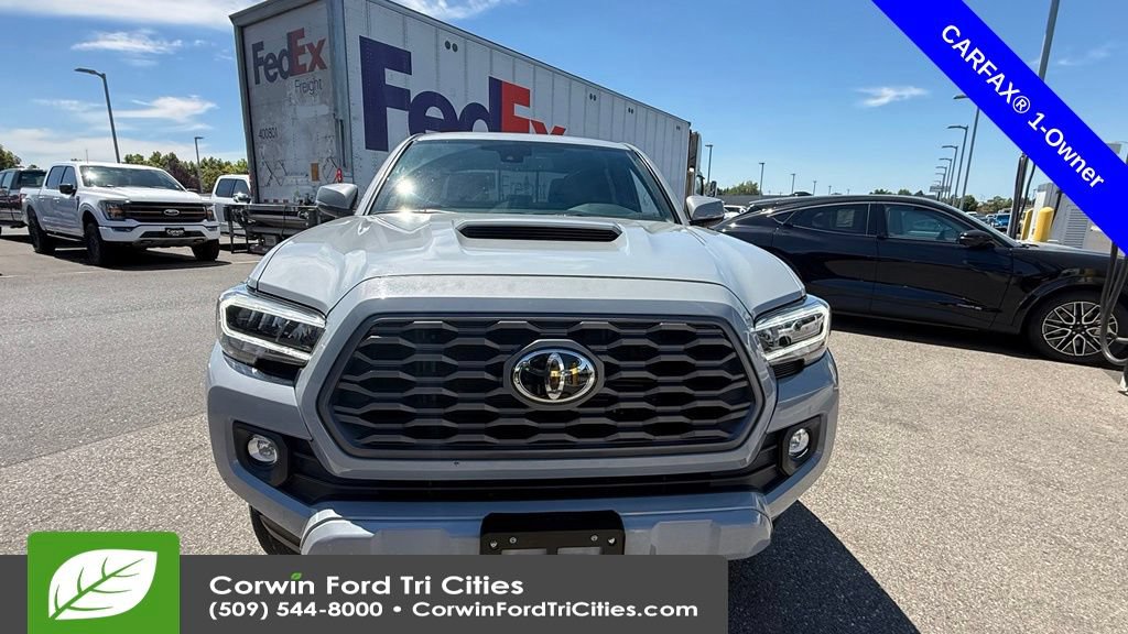 Used 2020 Toyota Tacoma TRD Sport w/ Technology Package AWD/4WD image 2