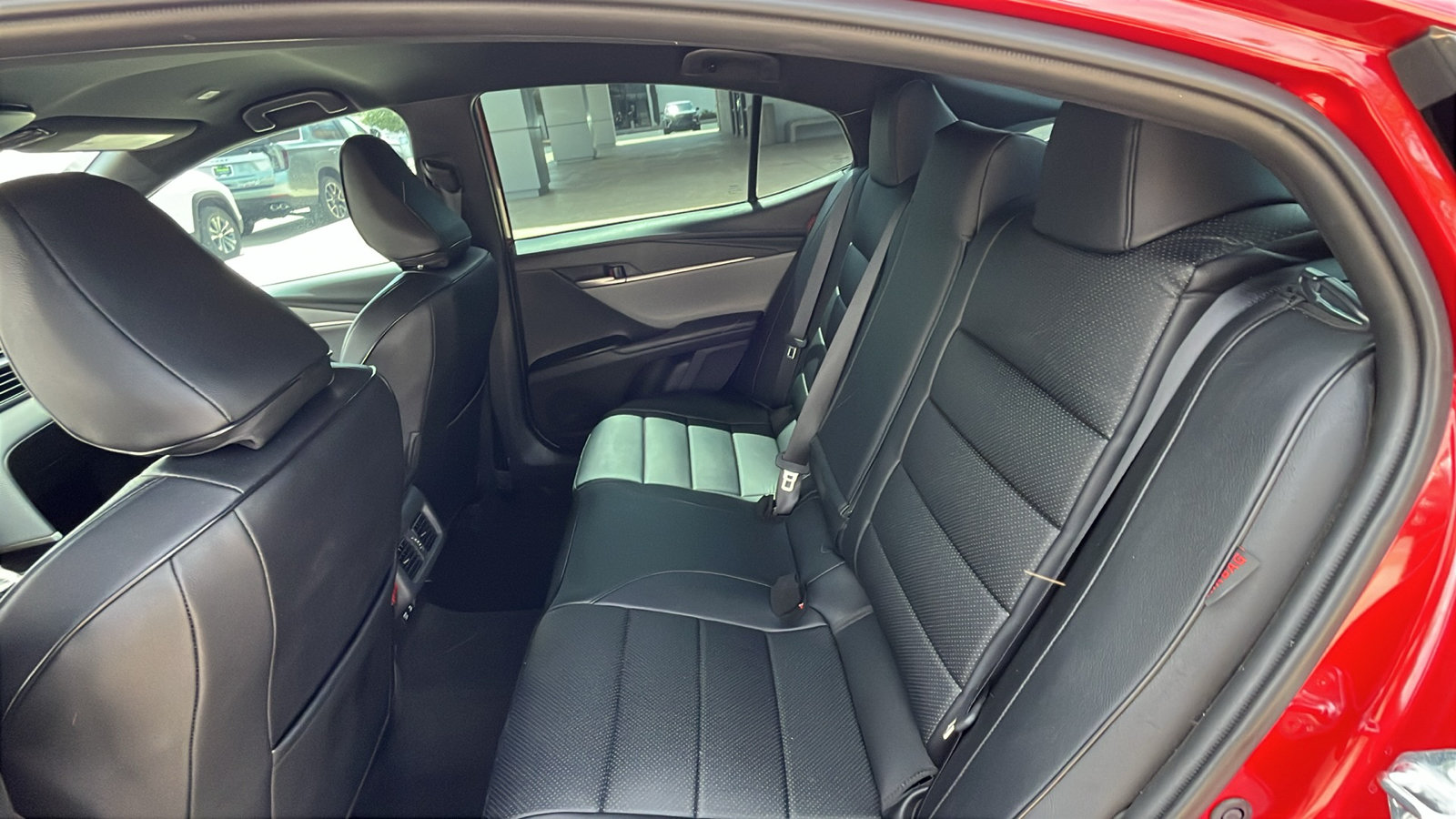 Used 2025 Toyota Camry SE w/ Convenience Package FWD image 23