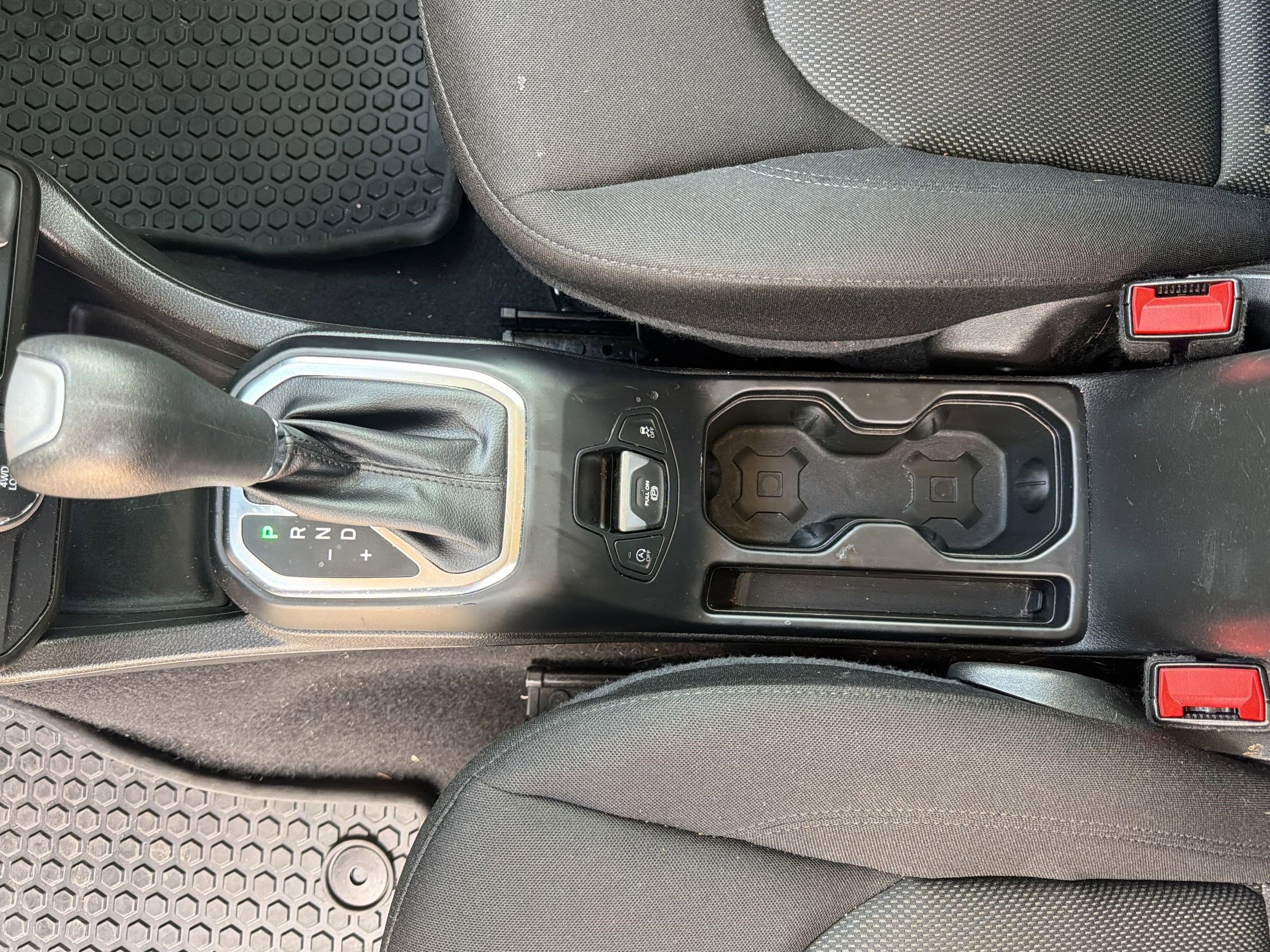 Used 2023 Jeep Renegade Latitude AWD/4WD image 17