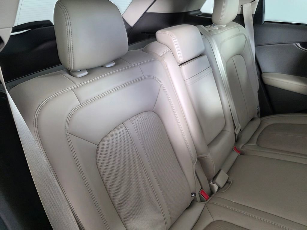 Used 2021 Lincoln Nautilus Reserve w/ Equipment Group 201A image 28