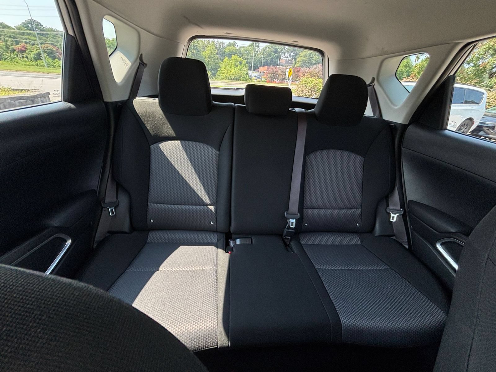 Used 2025 Kia Soul LX w/ LX Technology Package FWD image 35