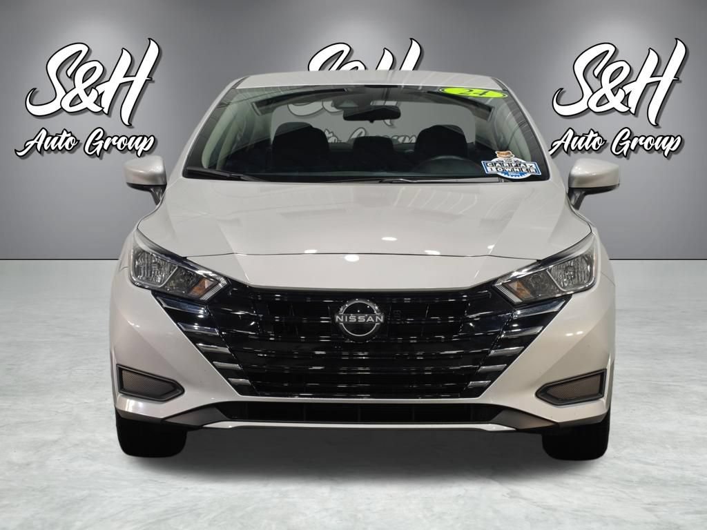 Used 2024 Nissan Versa SV FWD image 11