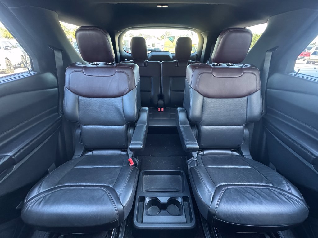 Used 2020 Ford Explorer Platinum w/ Premium Technology Package AWD/4WD image 30