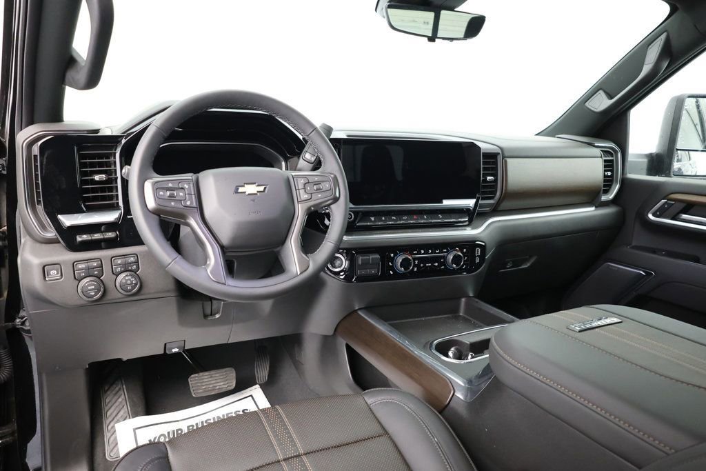 Used 2024 Chevrolet Silverado 2500 High Country w/ High Country Premium Package image 10