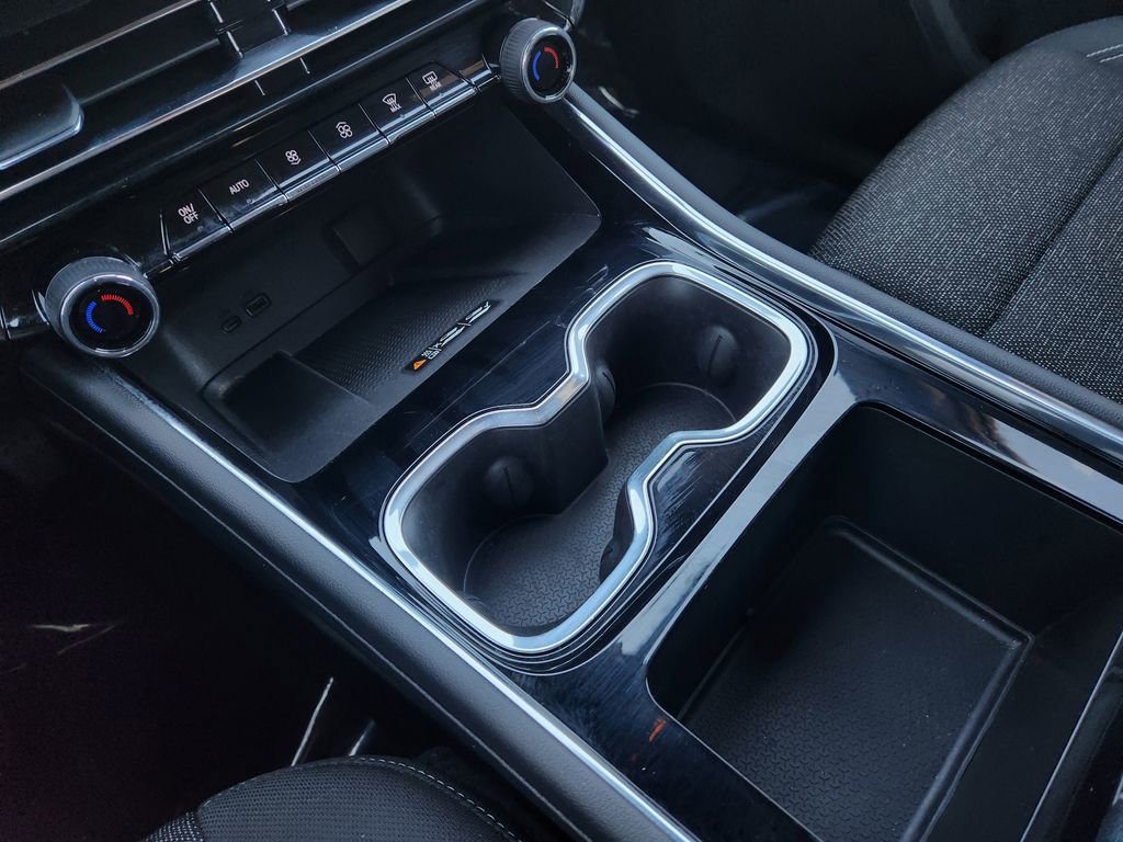 Used 2025 Chevrolet Traverse LT image 21