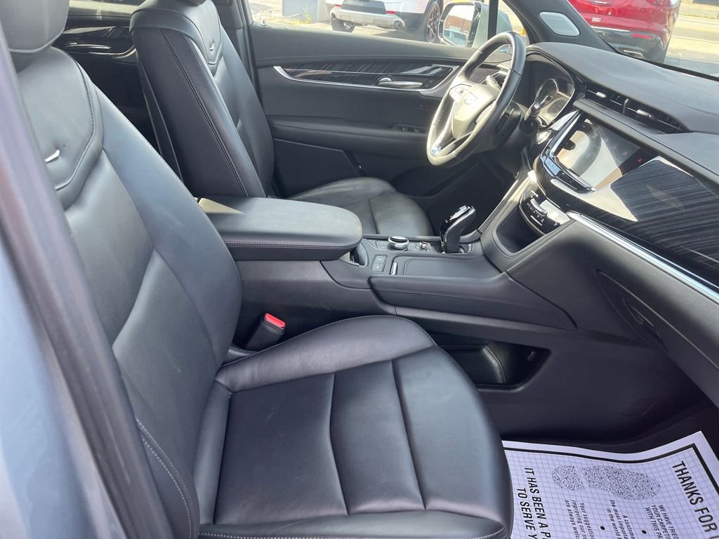 Used 2025 Cadillac XT6 Premium Luxury image 33