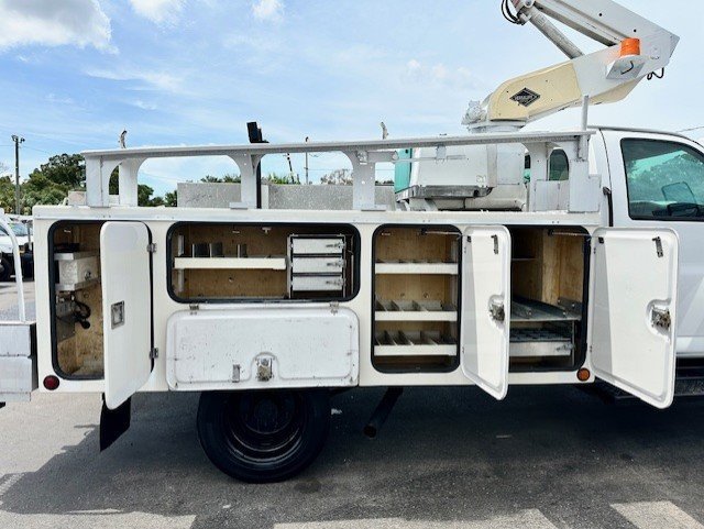 Used 2005 GMC TopKick C4500 2WD Regular Cab image 10