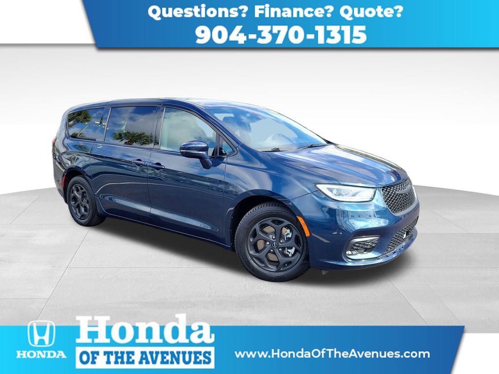 Used 2022 Chrysler Pacifica Touring-L w/ S Appearance Package