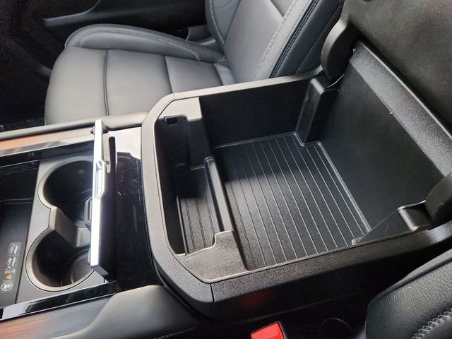 Used 2025 GMC Yukon XL Denali image 49