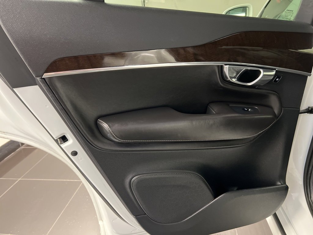 Used 2016 Volvo XC90 T6 Momentum w/ Momentum Plus Package image 29