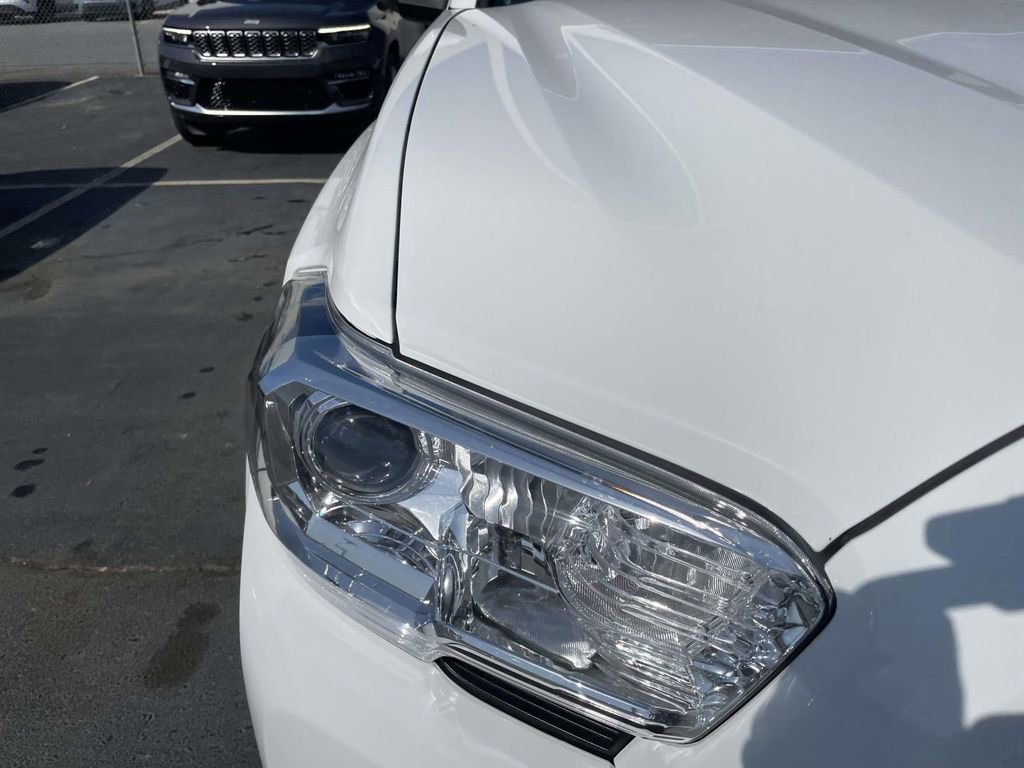 Used 2023 Toyota Tacoma SR5 w/ Technology Package image 14