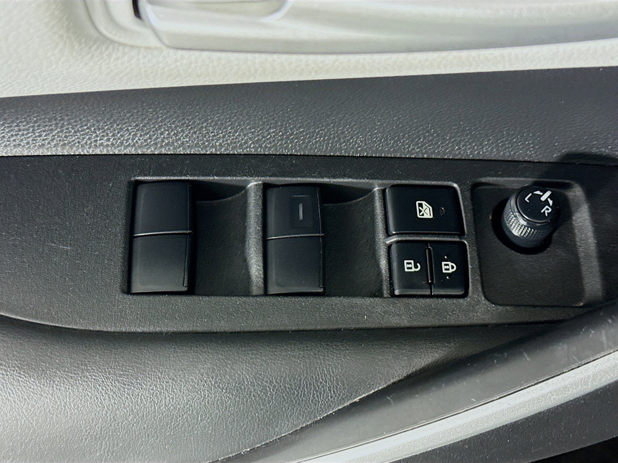 Used 2021 Toyota Corolla SE image 23