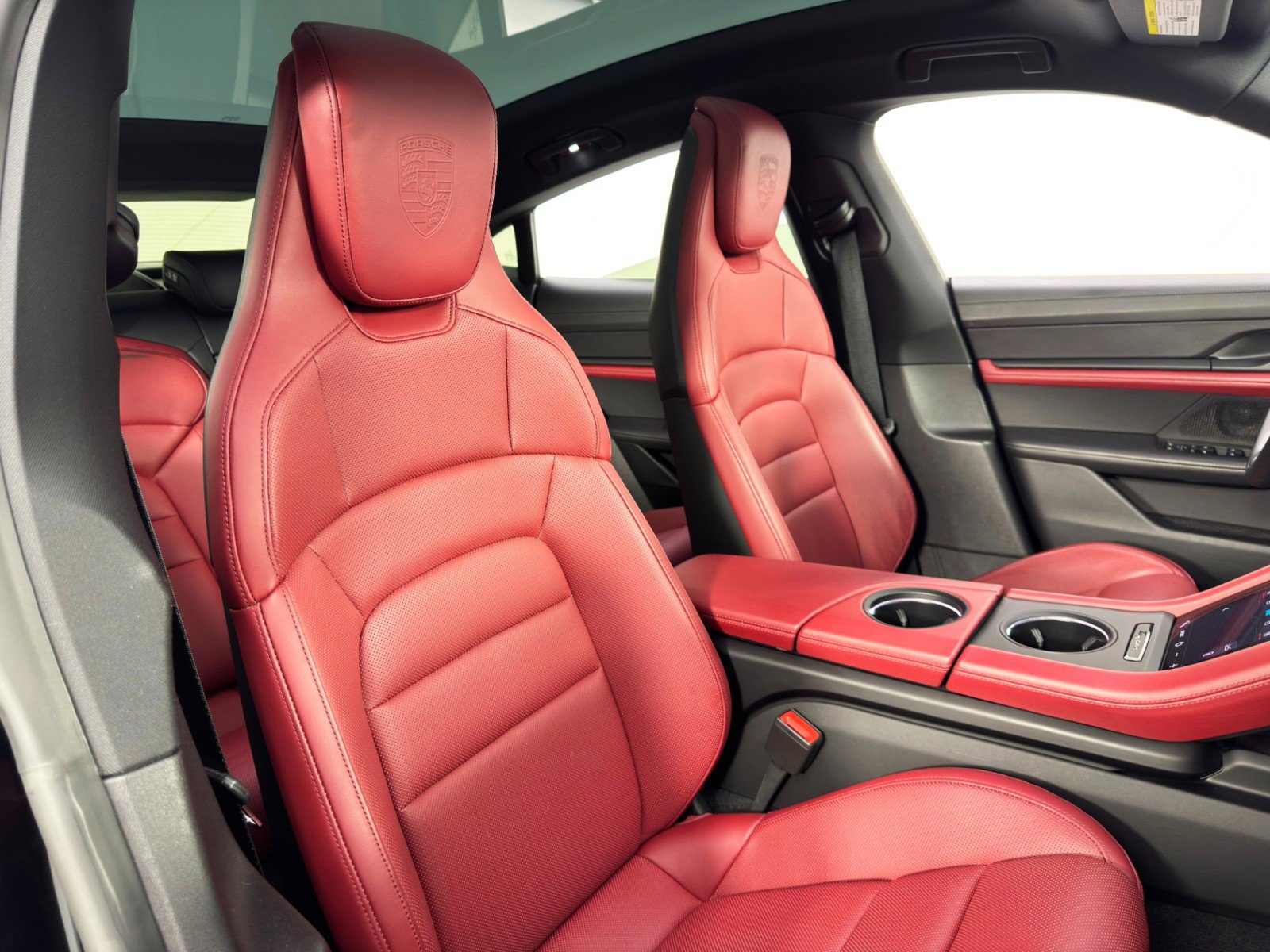 Used 2023 Porsche Taycan w/ Premium Package image 39